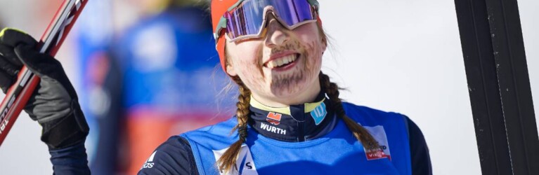 Maria Gerboth (GER) posiert mit aufgemaltem Bart für die Kameras.