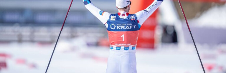 Jarl Magnus Riiber (NOR) jubelt in Richtung der Zuschauer.