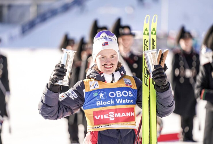 Gyda Westvold Hansen (NOR) mit dem Siegerpokal sowie dem King's Cup.