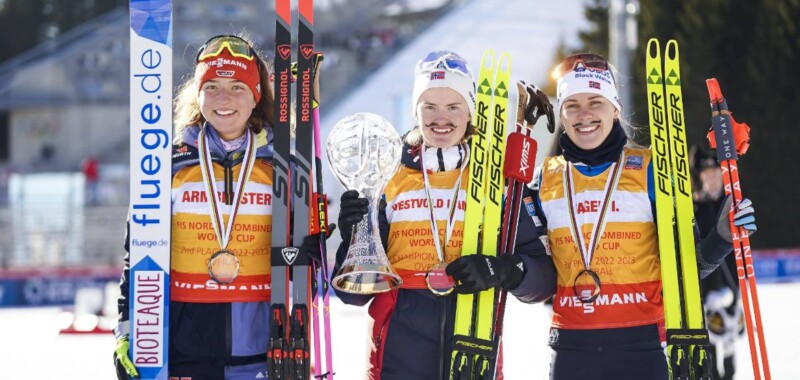 Die Top 3 der Gesamtwertung: Nathalie Armbruster (GER), Gyda Westvold Hansen (NOR), Ida Marie Hagen (NOR), (l-r)