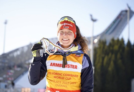 Nathalie Armbruster (GER) wird Zweite in der Gesamtwertung.