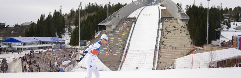 Jarl Magnus Riiber (NOR) allein am Holmenkollen unterwegs.