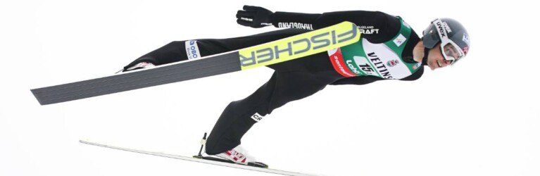 Jarl Magnus Riiber (NOR) zeigt den besten Sprung.