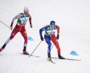 Lukas Greiderer (AUT) folgt Laurent Muhlethaler (FRA) (l-r)