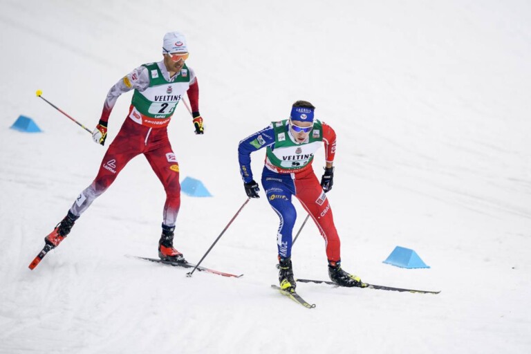 Lukas Greiderer (AUT) folgt Laurent Muhlethaler (FRA) (l-r)