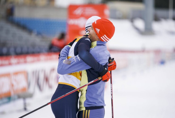 Vinzenz Geiger (GER) und Julian Schmid (GER) (l-r) feiern ihren Sieg.