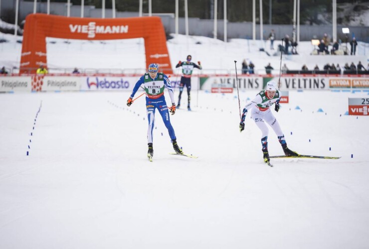 Eero Hirvonen (FIN) unterliegt Andreas Skoglund (NOR) (l-r) nur knapp.