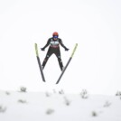 Julian Schmid (GER) landete beim Springen zu weit hinten.