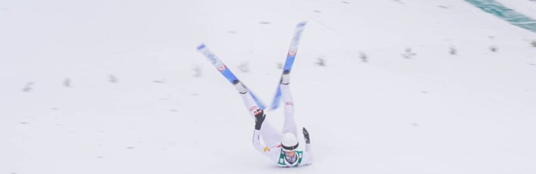 Lukas Greiderer (AUT) stürzte, blieb aber unverletzt.
