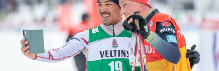 Yoshito Watabe (JPN) mit Abschiedsselfie mit Eric Frenzel (GER).