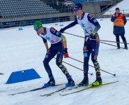 David Mach (GER, r) schickt Wendelin Thannheimer (GER, l) auf sein Leg.