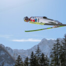 Joergen Graabak (NOR) bei seinem Sprung auf der Großschanze in Planica.