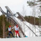 Benedikt Graebert (GER), Pascal Mueller (SUI), (l-r) auf dem Indian Hill vor den Schanzen von Lahti