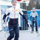 Titelverteidiger Johannes Lamparter (AUT) beim Aufwärmen vor dem Sprung