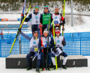 Das Podium des letzten Einzelwettkampfs: Wendelin Thannheimer (GER), Terence Weber (GER), Fabio Obermeyr (AUT) (o, l-r), David Mach (GE), Sebastian Oestvold (NOR), Kasper Moen Flatla (NOR) (u, l-r)