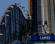 Terence Weber (GER) beim Sprung auf der Großschanze von Lahti (FIN).