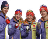Die Silbermedaillengewinner von Planica: Vinzenz Geiger (GER), Julian Schmid (GER), Jenny Nowak (GER), Nathalie Armbruster (GER), (l-r)