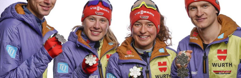 Die Silbermedaillengewinner von Planica: Vinzenz Geiger (GER), Julian Schmid (GER), Jenny Nowak (GER), Nathalie Armbruster (GER), (l-r)
