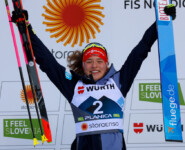 So sah man sie in dieser Saison häufig: Nathalie Armbruster (GER) jubelt auf dem Podium.
