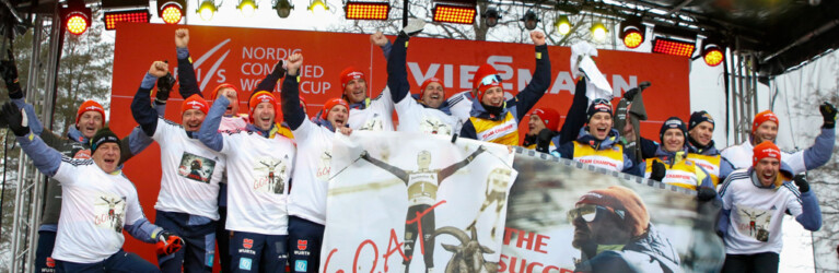 Abschied von zwei ganz Großen: Julian Schmid (GER), Eric Frenzel (GER), Johannes Rydzek (GER), Terence Weber (GER), Vinzenz Geiger (GER), Manuel Faisst (GER), Jakob Lange (GER), (l-r) beim Abschiedsfoto für Frenzel und Bundestrainer Hermann Weinbuch.
