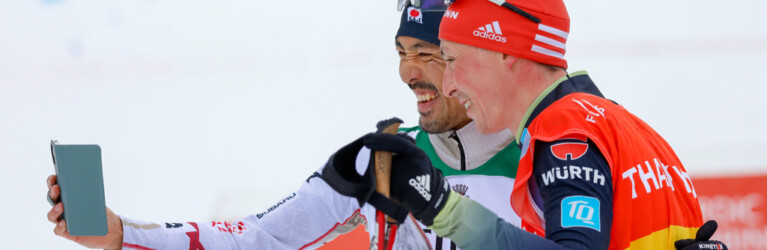 Yoshito Watabe (JPN) beim Abschieds-Selfie mit Eric Frenzel (GER) (l-r)