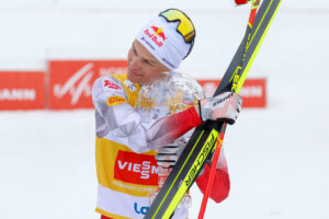 Am Ziel seiner Träume: Johannes Lamparter (AUT) mit der großen Kristallkugel.