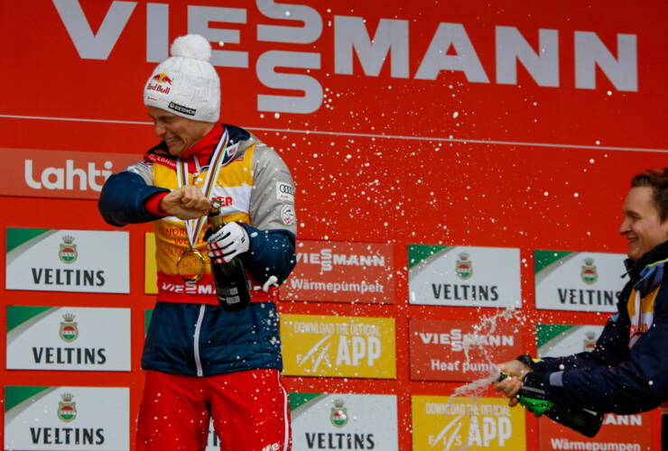 Johannes Lamparter (AUT) und Julian Schmid (GER) (l-r) bei der finalen Siegerehrung in Lahti (FIN)