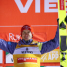 Julian Schmid (GER) gewann in Ruka (FIN) seinen ersten Weltcup und übernahm das gelbe Trikot des Spitzenreiters.