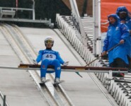 Manuel Faisst (GER) wartet auf seinen Sprung.