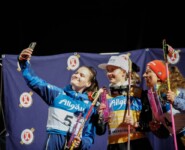 Die siegreichen Damen beim Selfie: Ema Volavsek (SLO), Gyda Westvold Hansen (NOR), Nathalie Armbruster (GER), (l-r)