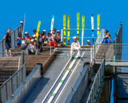 Leonie Bergner (AUT) im Anlauf beim Alpencup in Bischofsgrün (GER).