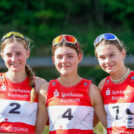 Die Tagessiegerinnen vom Samstag: Ronja Loh (GER), Greta Pinzani (ITA), Katharina Gruber (AUT), (l-r)