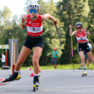 Katharina Gruber (AUT) wird von Ronja Loh (GER) (l-r) verfolgt.