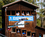 Anna Kerko (FIN) springt beim Alpencup auf der Ochsenkopfschanze in Bischofsgrün (GER).