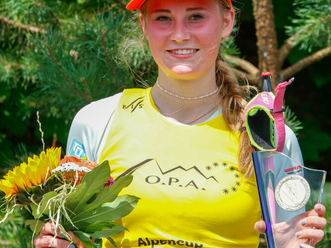 Ronja Loh (GER) übernahm mit ihrem Tagessieg die Gesamtführung im Alpencup.