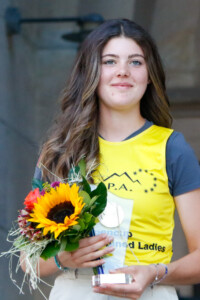 Greta Pinzani (ITA) gewinnt den ersten Alpencup-Wettbewerb des Sommers.