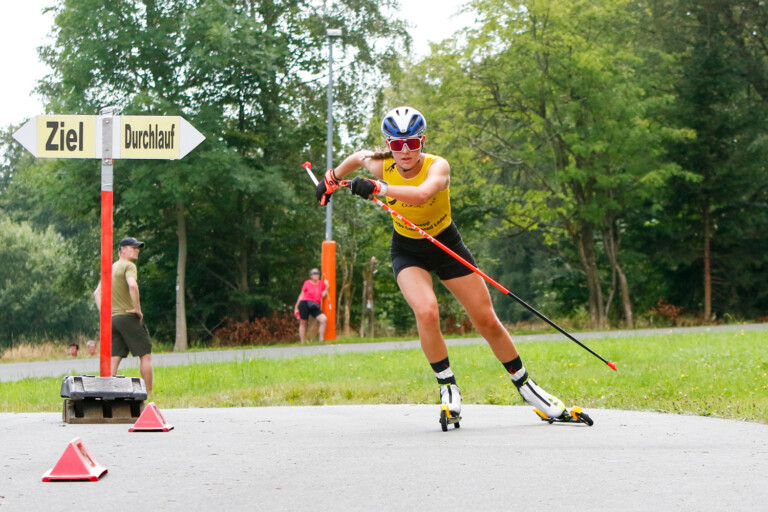 Greta Pinzani (ITA) trug am zweiten Tag das gelbe Trikot der Gesamtführenden.