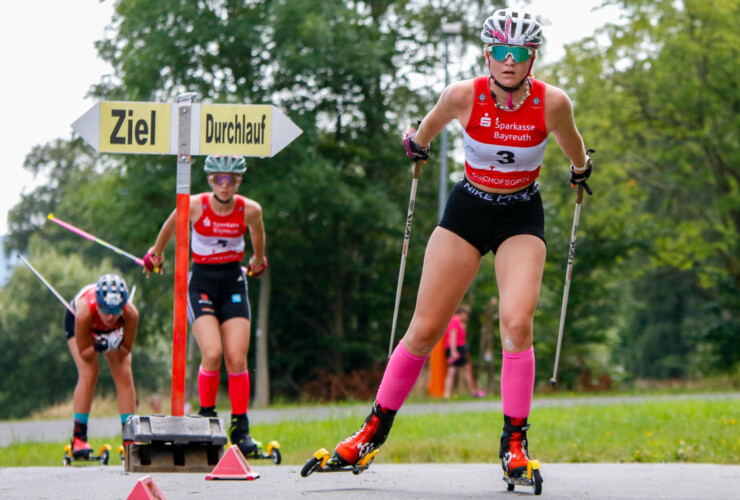 Brina Susnik (SLO) startete als Dritte in das Skirollerrennen.