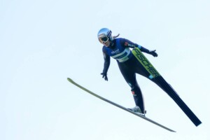 Svenja Wuerth (GER) stürzte nach einem weiten Sprung.