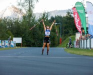 Nathalie Armbruster (GER) feiert Platz drei.