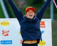 Nathalie Armbruster (GER) freut sich über Platz drei.