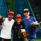 Strahlende Gesichter: Johannes Rydzek (GER), Nathalie Armbruster (GER), Terence Weber (GER)