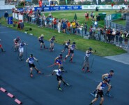 Durch das Compact-Format starten viele Athleten zeitgleich ins Rennen.