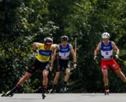 Endspurt: Johannes Rydzek (GER), Terence Weber (GER), Martin Fritz (AUT), (l-r)