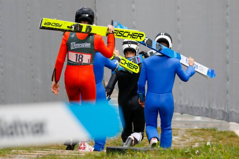 Springer zu Fuß auf dem Weg nach unten: Timo Tritschler (GER), Tristan Sommerfeldt (GER), (l-r)
