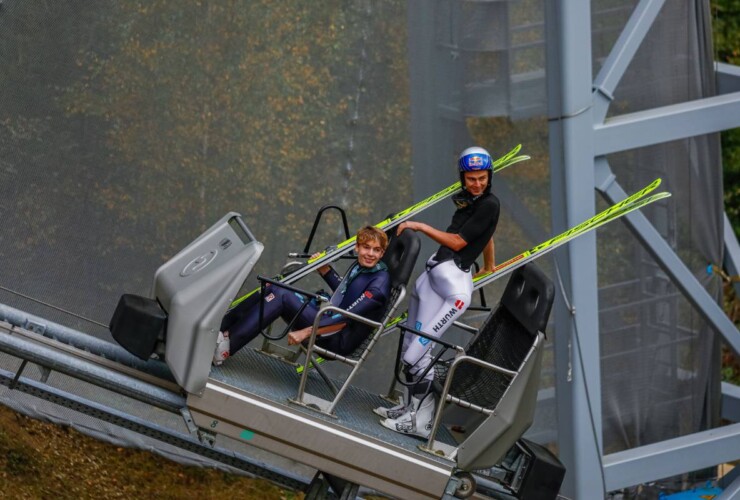 Richard Stenzel (GER) und Vinzenz Geiger (GER) (l-r) auf dem Weg nach oben.