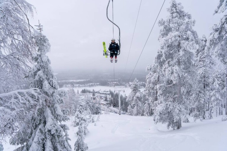 Matteo Baud (FRA) auf dem Weg auf die Schanze