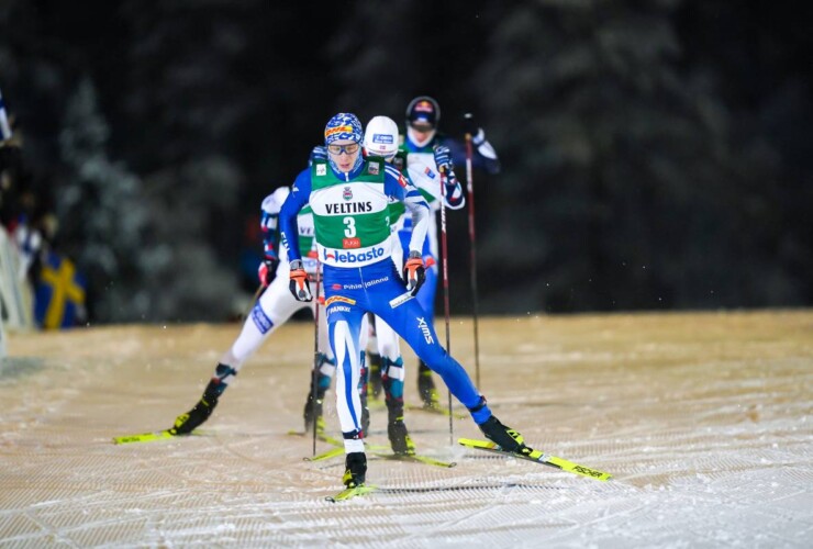 Eero Hirvonen (FIN) führt das Rennen an.