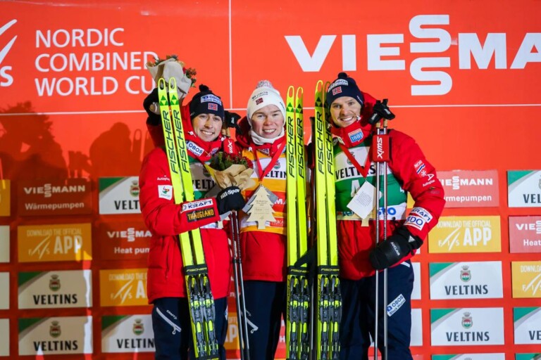 Norwegischer Dreifacherfolg: Jarl Magnus Riiber (NOR), Jens Luraas Oftebro (NOR), Joergen Graabak (NOR), (l-r)