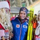 Wenn man sogar vom Weihnachtsmann um ein gemeinsames Foto gebeten wird, hat man es wohl geschafft: Johannes Lamparter (AUT).